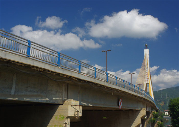 安阳304不锈钢桥梁护栏：安全、耐用与美观的完美结合